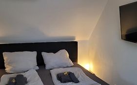 Berg Messe Dg 1Zi, K,D,B Parkplatz, W-Lan, Homeoffice